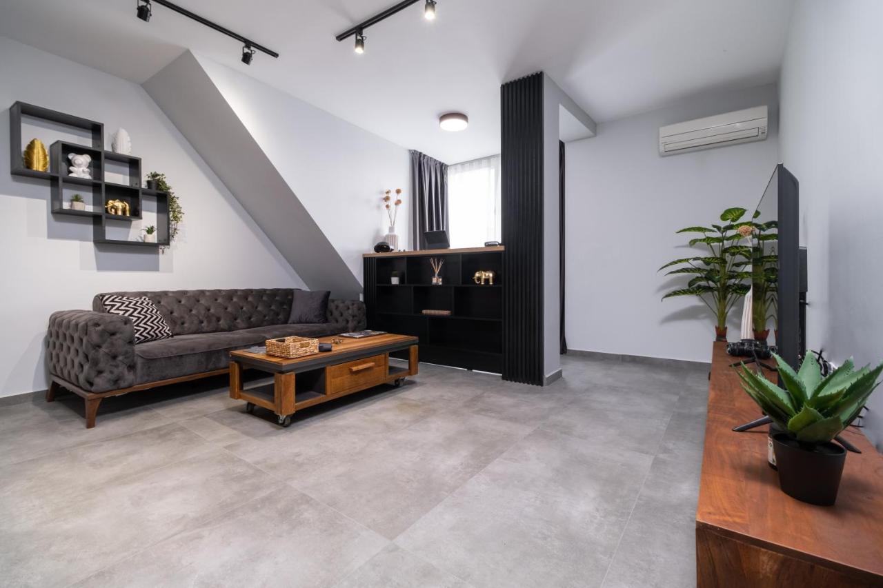 Chic 1Br Apartment With Balcony In بلوفديف المظهر الخارجي الصورة